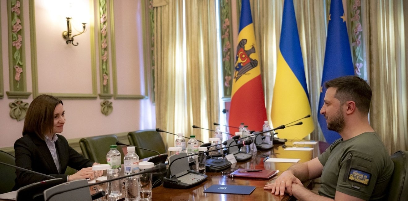 President Zelensky meeting with President Sandu 