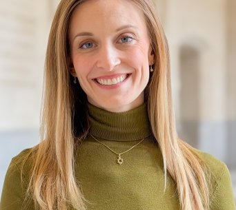 Carrie Filipetti Headshot