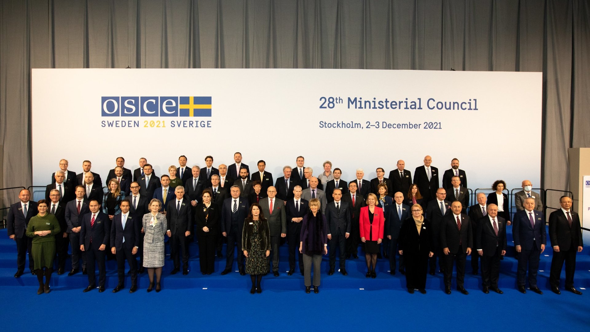 28th OSCE Ministerial Council, Family Photo 