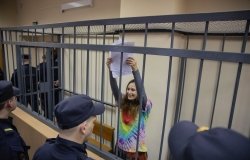 photo of Sasha Skochilenko in court