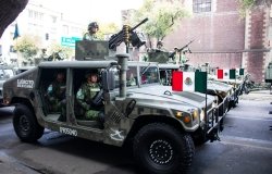 Ejército mexicano en el desfile militar en la Ciudad de México, 16 de septiembre de 2022